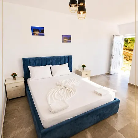 Bora * Sarandë